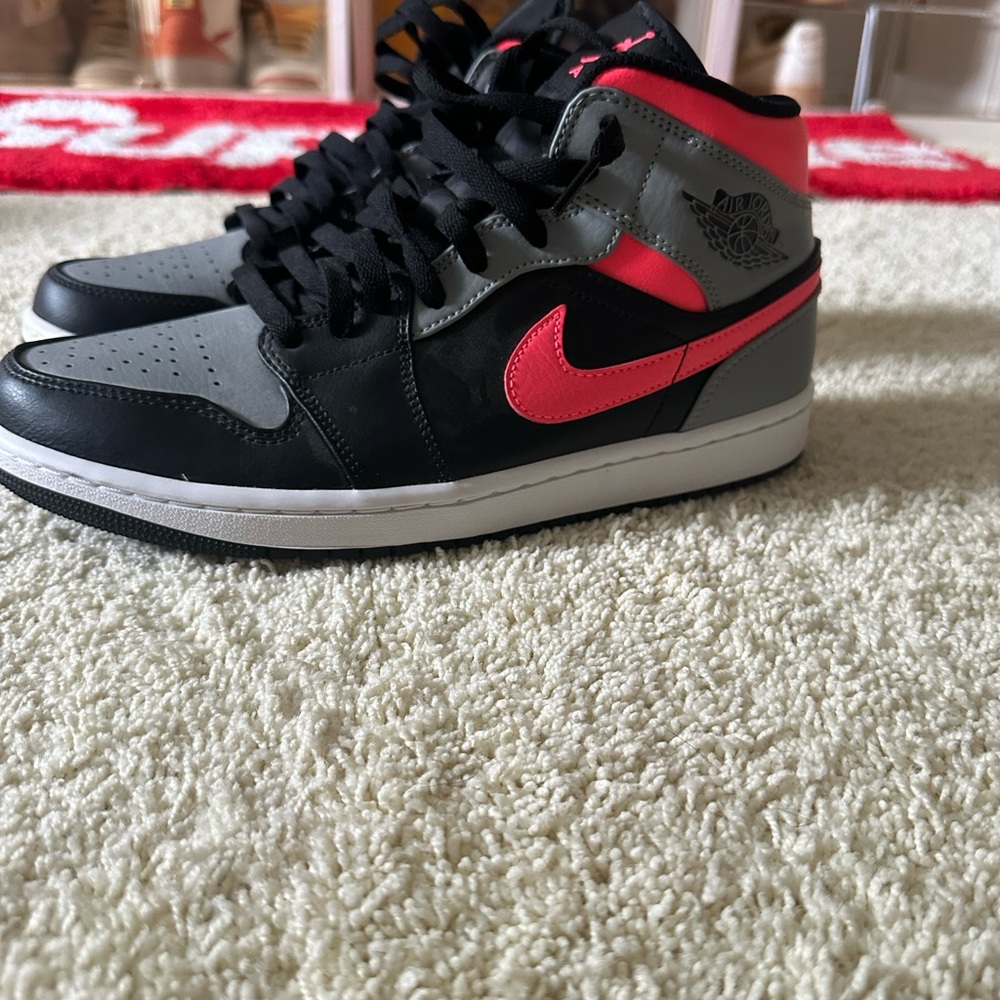 Air Jordan 1 Mid Sneakers - Pink Shadow
